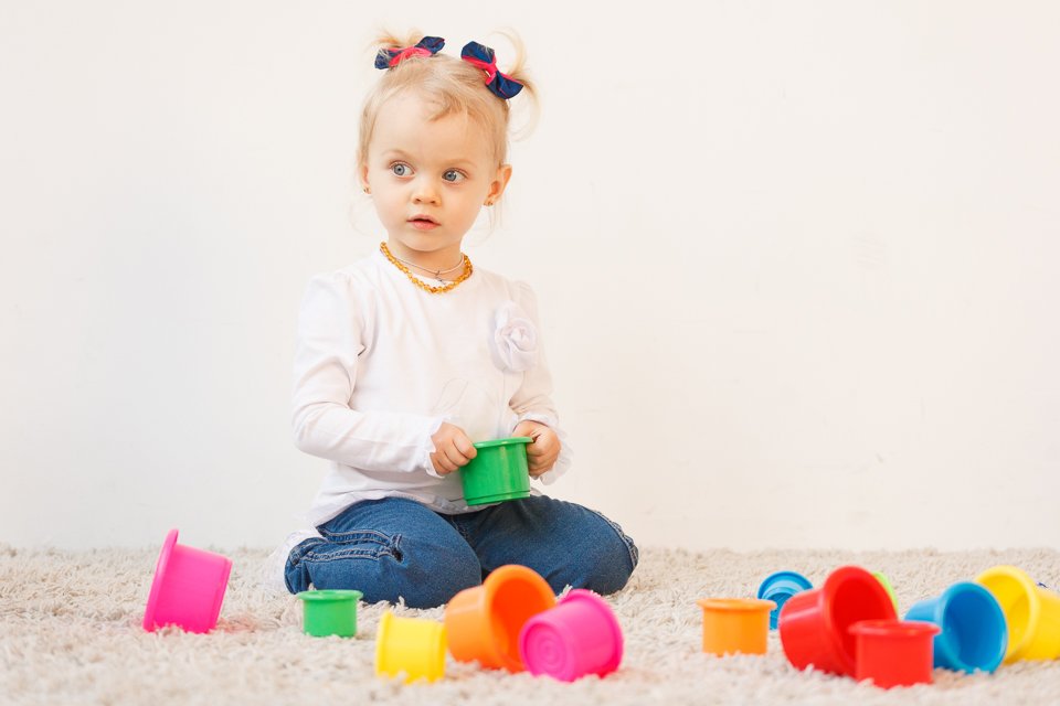 Профессиональная детская фотосъемка в Минске - фото Маши с игрушками