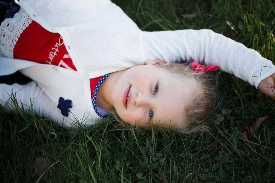 Фотосъемка ребенка в Лошицком парке в Минске